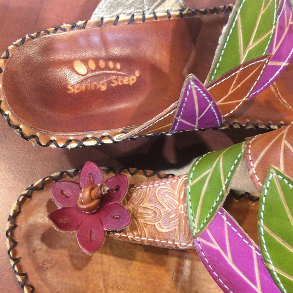 Spring Step Sandals - Picture 2 of 7